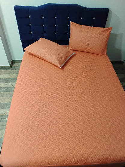 ¡Nuevo! Protector de Colchón Antifluido + Fundas Incluidas 😴✨  - Frescura y Protección Toda la Noche.